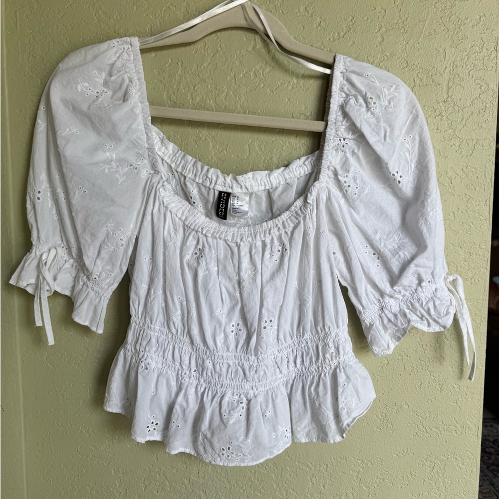 H&M White Crop Top with Modern Appeal